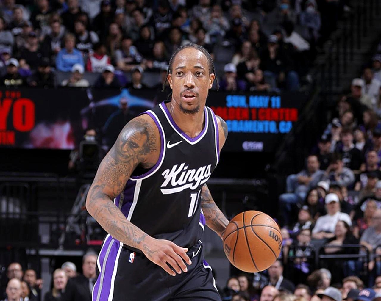 密尔沃基雄鹿赛后防线松动，志在欧冠名次提升，态度坚定，身体对抗强度拉满的简单介绍