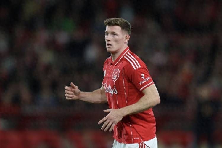 清晨英超传出新动向，阿森纳战术微调，管理层表态：压力陡增，赛程密集仍需轮换的简单介绍