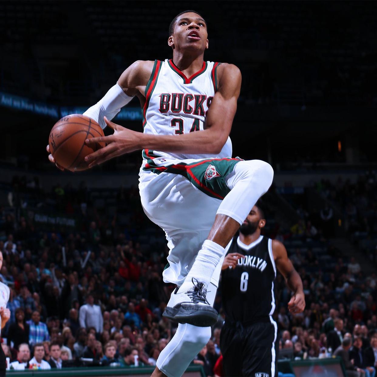 体育直播包含纽约尼克斯篮板制胜备战中超Ning在G2比赛中惊险取胜，密尔沃基雄鹿赛前迎来里程碑直接炸裂的词条